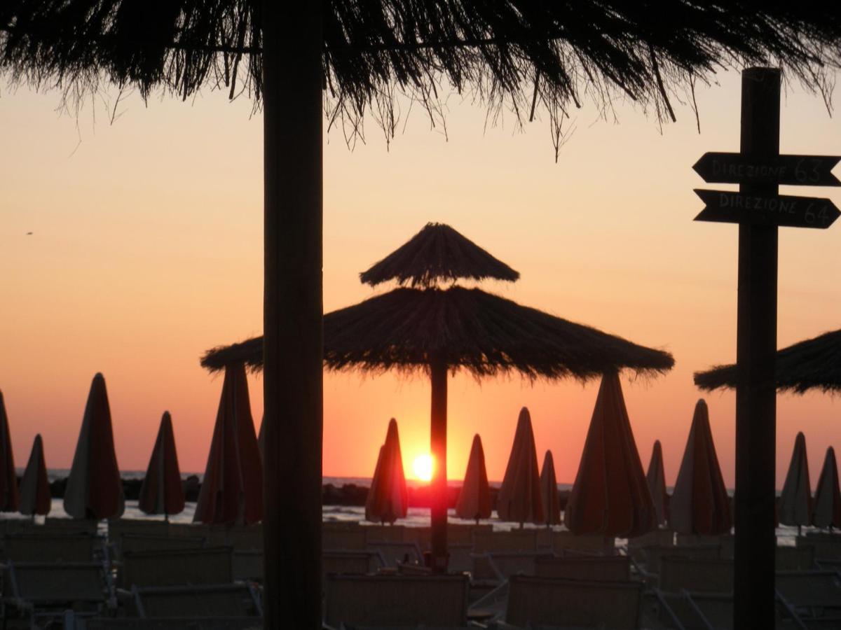 Hotel Villa Aurora Bellaria-Igea Marina Exterior photo